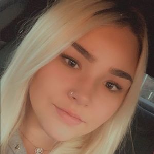 Meet your Posher, Valerie